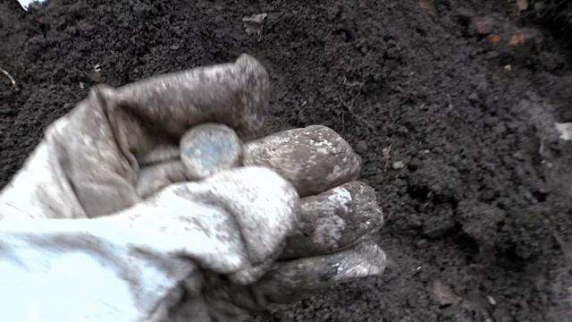 КОПАЕМ ФУНДАМЕНТ ВОЗЛЕ ТРАССЫ ВСЕ ЕДУТ И СМОТРЯТ смотреть онлайн