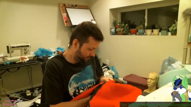 Kiwi's Maker Stream: Let's replace a body zipper! смотреть онлайн