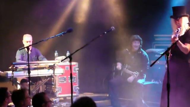 Steve Hackett - FIRTH OF FIFTH (complete) - (live at Mezz, Breda, Netherlands, 240510).MOV смотреть онлайн