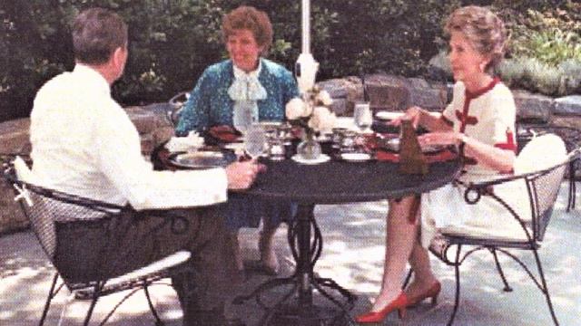 Сюзанна Масси о своей новой книге "Доверяй, но проверяй" смотреть онлайн