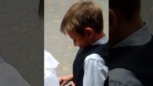 Танцующий мальчик превзашел "писающего".