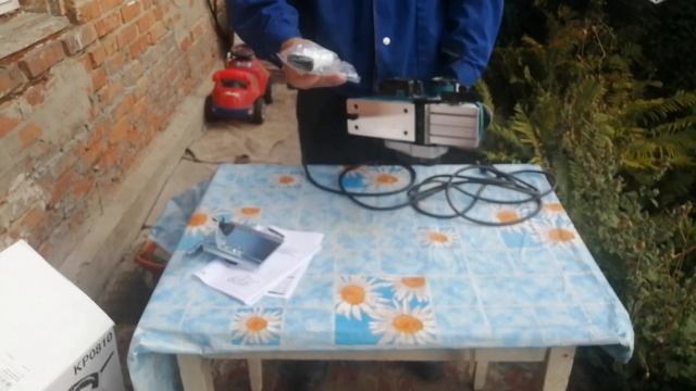 ОНЛАЙН ТРЕЙД.РУ — Рубанок электрический MAKITA KP0810 смотреть онлайн