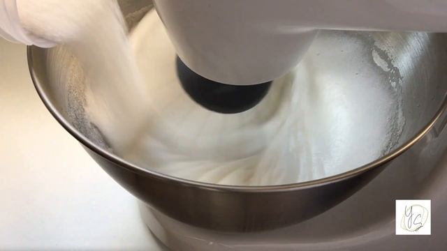 Павлова с ревенем и клубникой / ??Pavlova mit Rhabarber und Erdbeere?? mit De Untertiteln смотреть онлайн