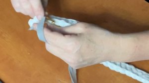 Прямоугольный коврик крючком из старых вещей.