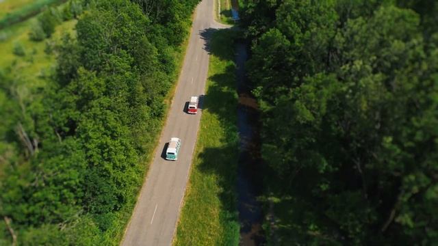 Volkswagen T1 Samba X Volkswagen T1 Taxi - Cool Classic Club - смотреть онлайн