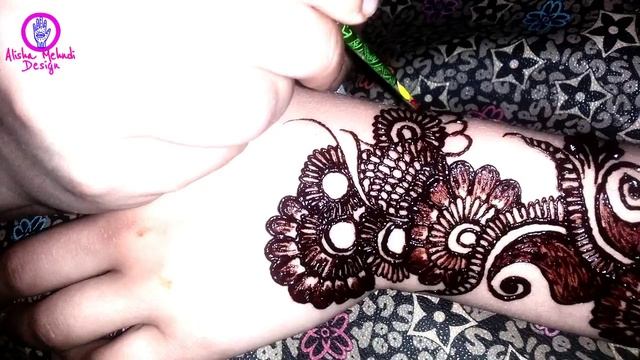 Simple Mehndi Design/ Back Hand Mehndi/Gulf Henna Design/Floral Mehndi Design |Alisha Mehndi Design смотреть онлайн