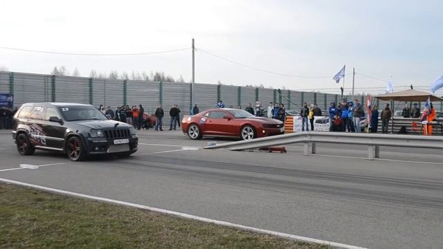 Jeep Grand Cherokee (Москва) vs Chevrolet Camaro ZL1 (Москва) смотреть онлайн