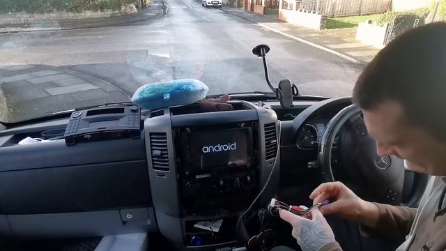 Mercedes Sprinter 2016 Headunit upgrade and glove box removal. Part 1. смотреть онлайн