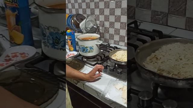 Очаровательная хозяйка дома Лика учит нас готовить Аджарское блюдо -СИНОРИ. 🇬🇪Рецепт в описании👍 смотреть онлайн