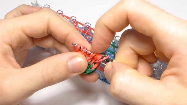 Новогодний НОСОЧЕК (САПОЖОК) из резинок Rainbow Loom | Урок 396. Christmas socks смотреть онлайн