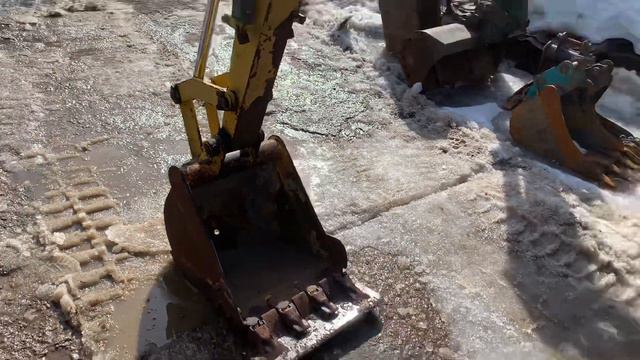 Komatsu PC20MR-1 2000 г./В МОСКВЕ/В НАЛИЧИИ/САМЫЙ БОЛЬШОЙ ВЫБОР/Аукционных экскаваторов из Японии смотреть онлайн