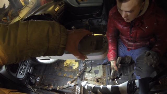 Инфинити Q45 - проварка пола в салоне / Infiniti Q45 - procooking floor in the cabin смотреть онлайн