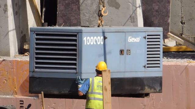 Немецкий кран РДК, будет переставлять Дизельный генератор GEKO