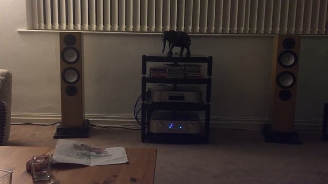 Marantz PM8005, SA8005 & Monitor Audio RX6 смотреть онлайн