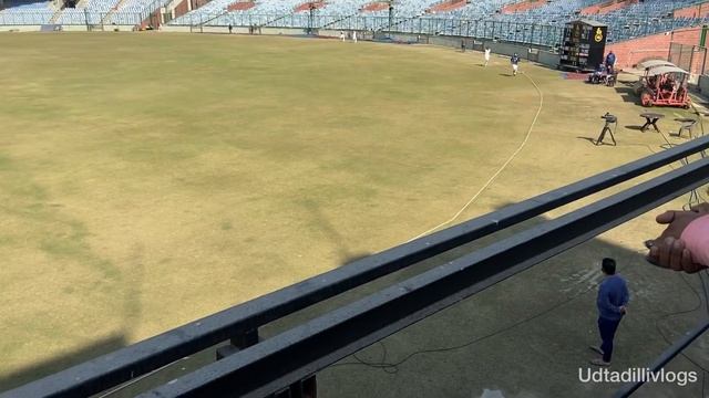 जिंदगी में पहली बार?RANJI TROPHY?2023|| DELHI V/S MUMBAI?||ARUN JETLEY STADIUM?️@udtadillivlog смотреть онлайн