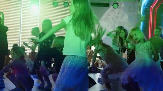 Lets go dance! смотреть онлайн