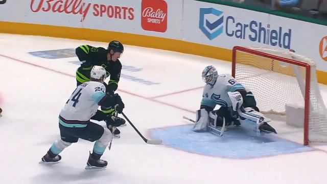 Roope Hintz gets his 36th of the year! смотреть онлайн