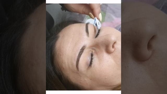 Снятие наращенных ресниц без белого налета и остатков клея. смотреть онлайн