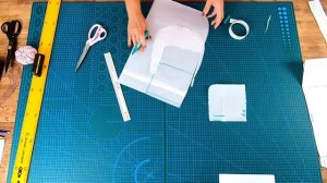 Платье свободного кроя без вытачек. С оригинальными карманами и перепадом длины.mp4