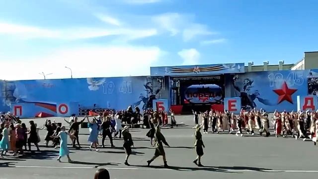 Оренбург Репетиция театрализованного представления ко дню Победы Видео Виктор Поживин 7. 05. 2 смотреть онлайн