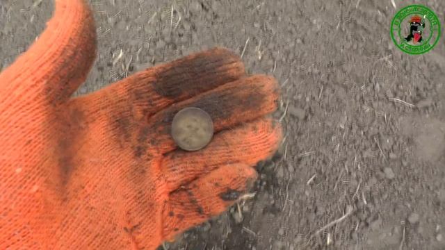 НАШЕЛ МНОГО ЧЕГО ИНТЕРЕСНОГО У СТАРОЙ ДЕРЕВНИ смотреть онлайн