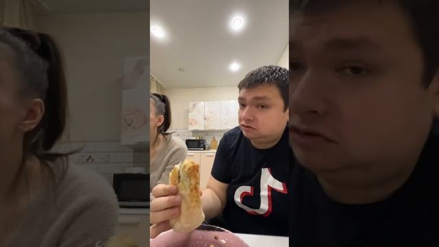 Сикретный фирменный рецепт домашней грибной шаурмы с куриным филе ? #шаурма #шаверма #балдёж #ужин смотреть онлайн