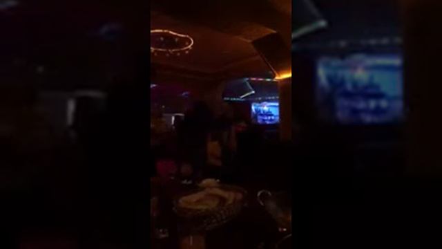 Пранк в клубе люди гуляют😂😂 смотреть онлайн