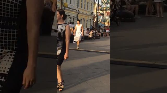 В женской одежде смотреть онлайн