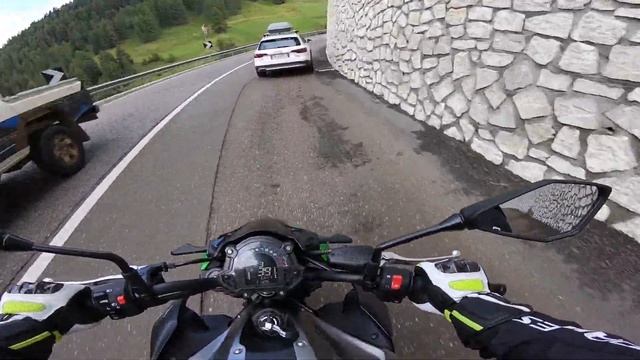 2 WHEELS: DESTINAZIONE DOLOMITI | TROPPI TURISTI!!!! | PARTE 2 - Kawasaki Z900 смотреть онлайн
