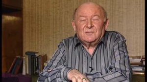 К.Я.Ваншенкин читает стихи.