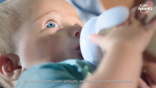 Aptamil 2 satur vitamīnus C un D, kas veicina imūnsistēmas darbību смотреть онлайн