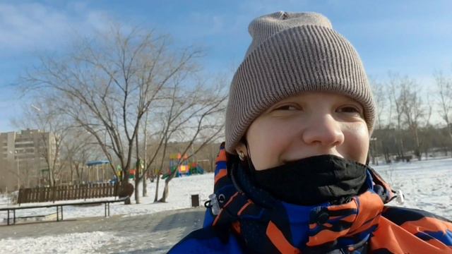 Мой первый влог. Покупаем подарок моим родителям их реакция. Ситуация вышла из подконтроля. смотреть онлайн