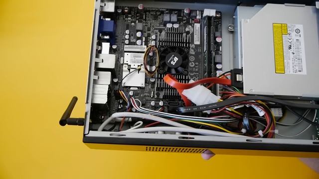 AMD E-350 Zacate BG Comment [Full HD] смотреть онлайн
