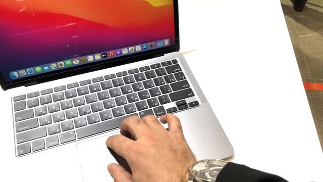 Видео-обзор Apple MacBook Air M1 смотреть онлайн