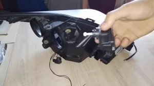 КАК СНЯТЬ КОРРЕКТОР СВЕТА ФАР Ford Focus Mk2 restyling?ПРОСТО!