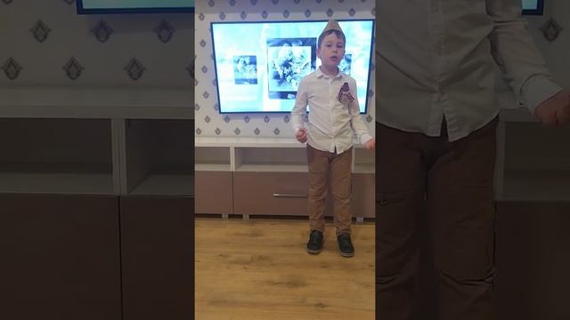 Полухин Кирилл читает стихотворение С. Маршака "Мальчик из села Поповки" смотреть онлайн