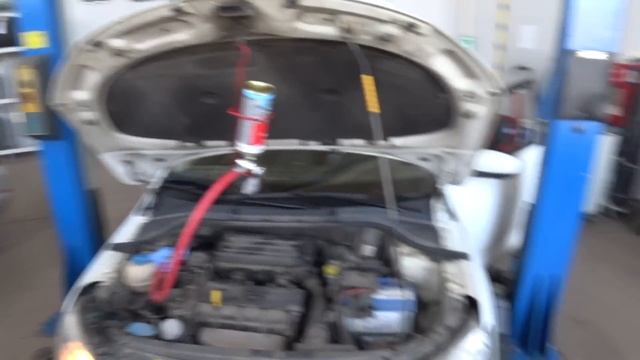 Skoda Rapid 1.6 CFNA промывка топливных форсунок смотреть онлайн