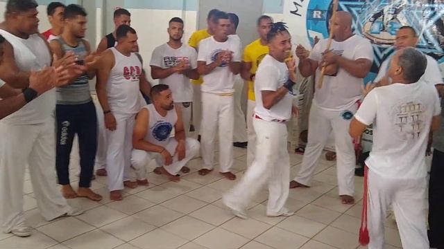 Mestre Nestor associação de Capoeira Axé Iúna смотреть онлайн
