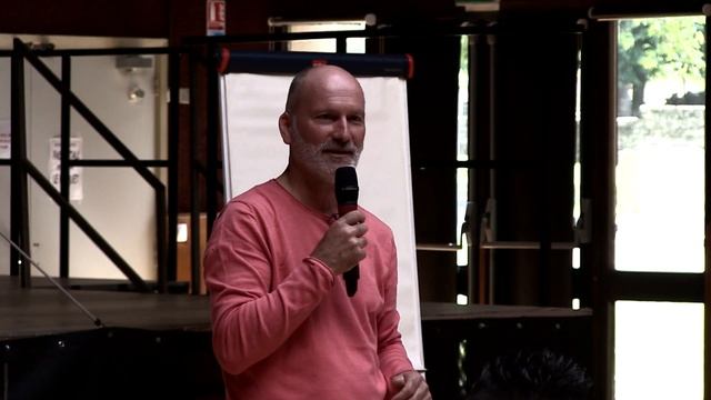 2/3 - Konrad SCHREIBER - Les vaches à la rescousse de l'environnement смотреть онлайн