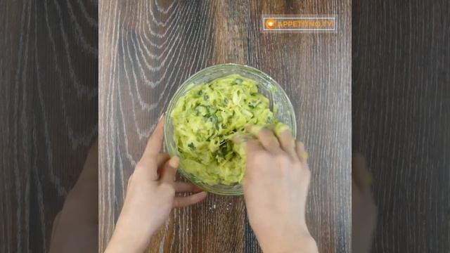 С таким блюдом невозможно ошибиться! Кабачковые оладушки - на раз-два-три! | Appetitno.TV смотреть онлайн