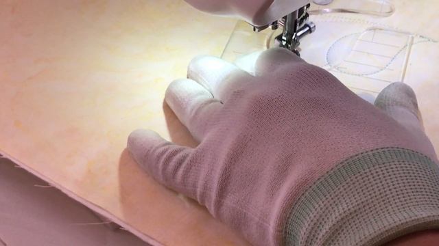 Стежка идеальных перьев по линейке/шаблону на бытовой машине смотреть онлайн