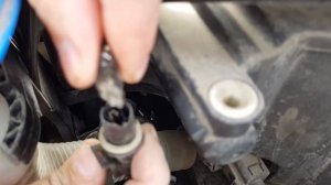 Замена ламп ближний свет H4 (поворотник, габариты) ПОЛО Седан