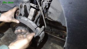 Замена верхней опоры передней стойки и подшипника опоры Renault Kangoo 2011
