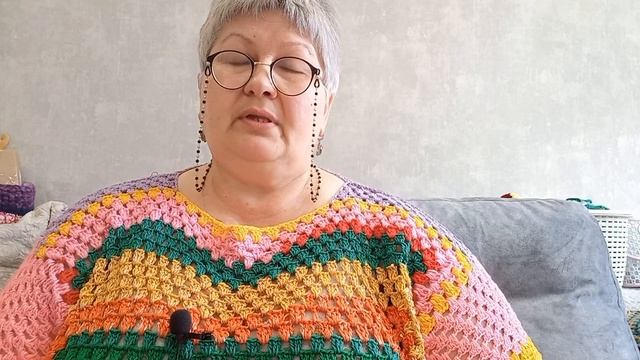 Футболка из "Бабушкиного квадрата " готова!(связала и вам рассказала ,как я это сделала). смотреть онлайн