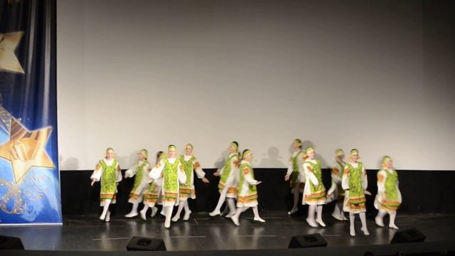 Образцовый хореографический коллектив "Забава" - "Травушка" смотреть онлайн