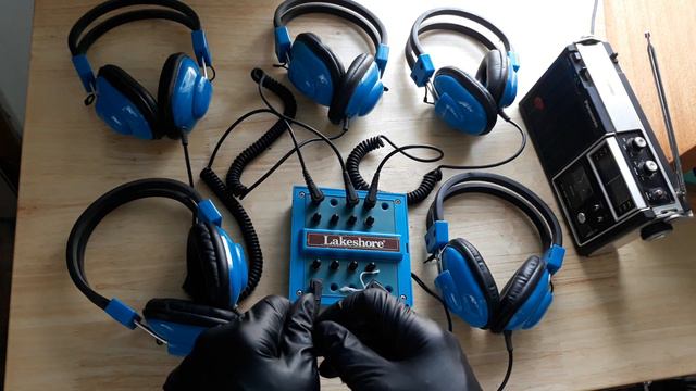 QVID-18 Lakeshore Blue mono headphone mixer смотреть онлайн