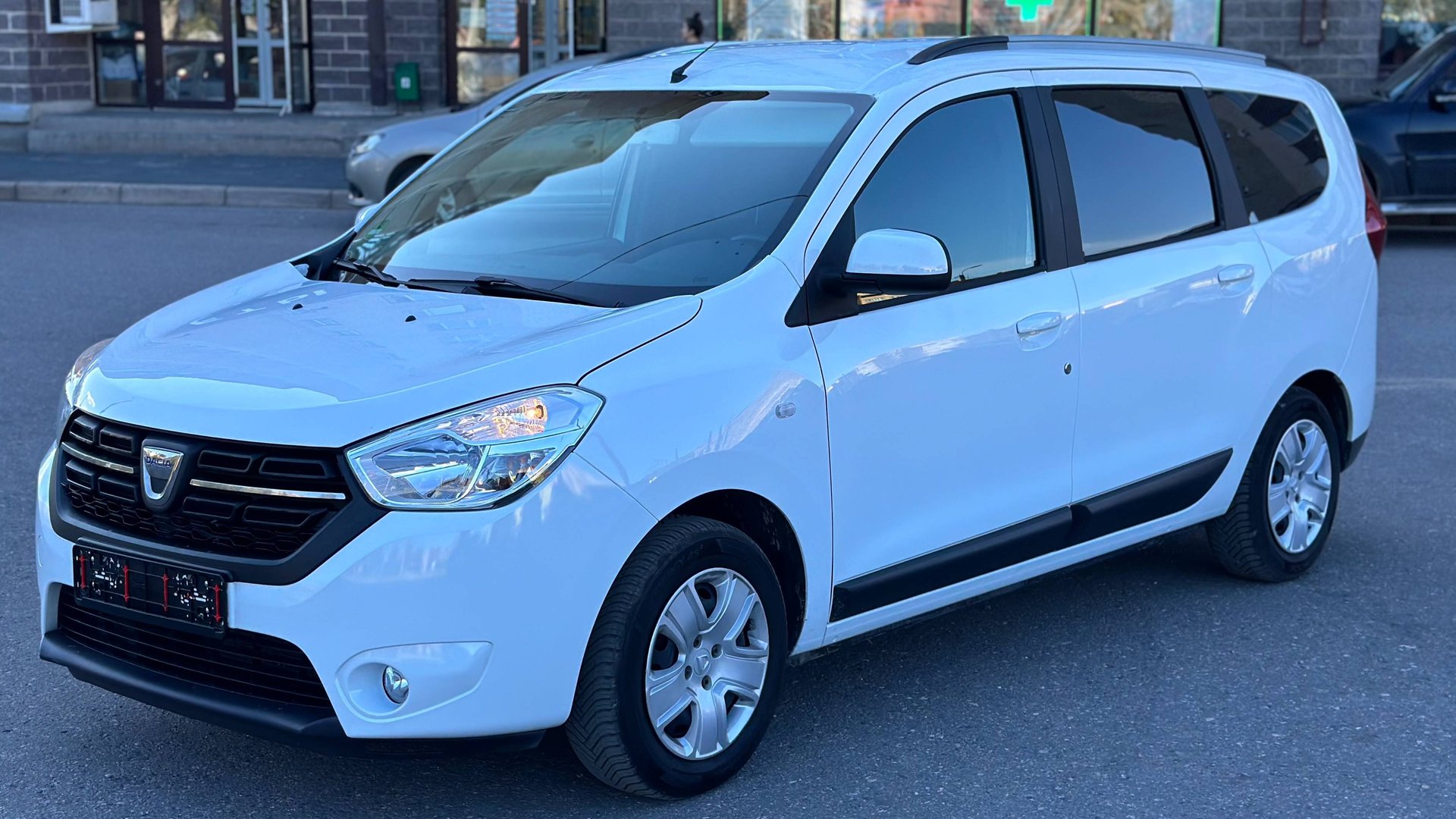 Новинка❗️❗️❗️ Dacia Lodgy 7-мест 1.6-атмобензин смотреть онлайн