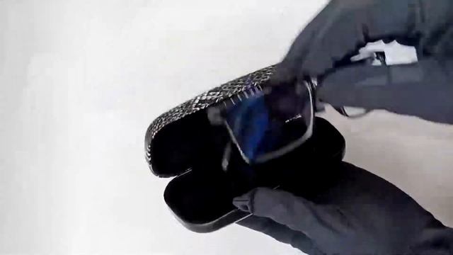 Футляр для очков Elegant 15089 bw. Очешник пластиковый смотреть онлайн