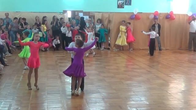 Дима и Камилла танцуют медленный вальс (1-я проба) смотреть онлайн