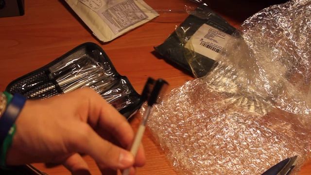 Распаковка посылки из Китая с Aliexpress (unboxing №1)